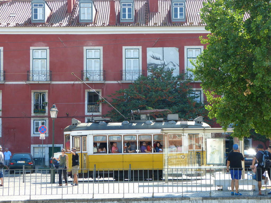 Bairrus Lisbon Apartments - Alfama ภายนอก รูปภาพ